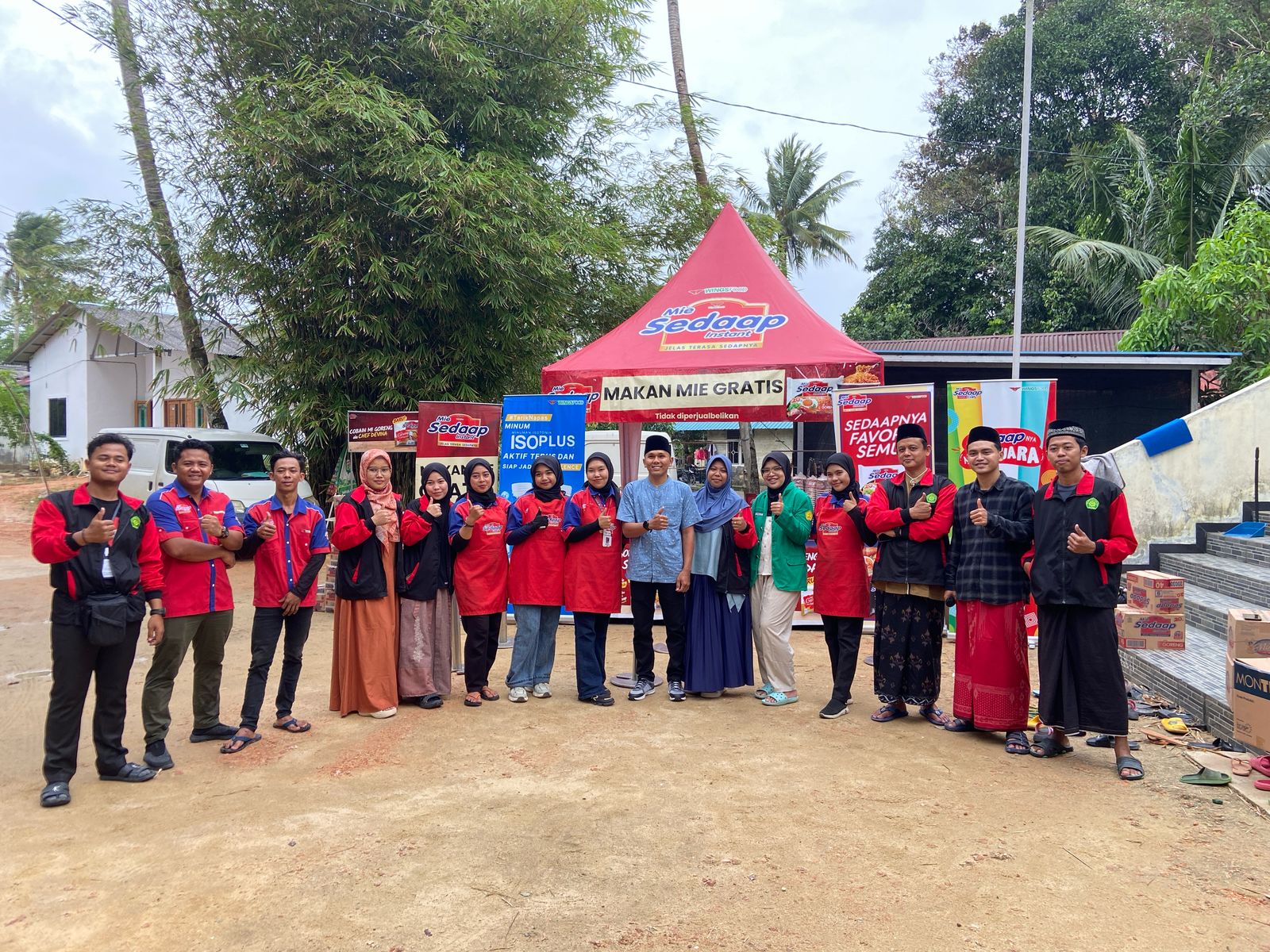 Buka Bersama Warga Teluk Mata Ikan di Sponsori oleh Mie Sedap, Isoplus dan Mindy